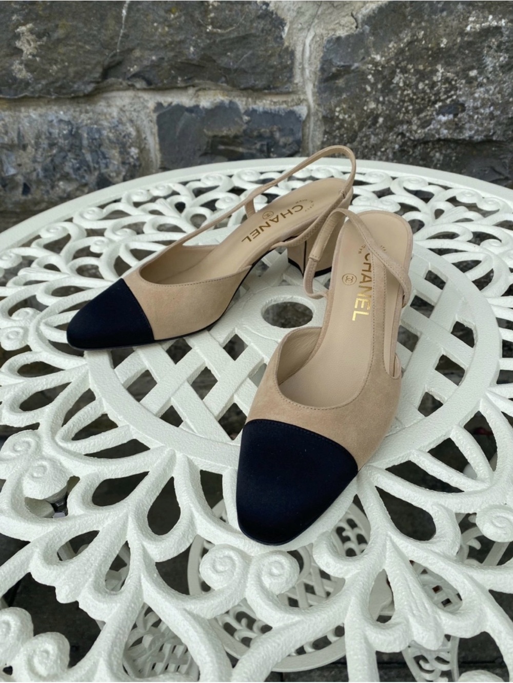 CHANEL Beige and Black Two-Tone Slingback Shoes Size: IT 37 - Picture 2 of 9